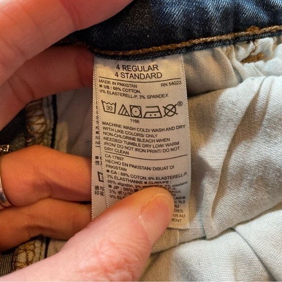 Old Navy Rockstar Skinny Leg Ripped Knee Mid Rise Jeans 4 Regular Stretch Denim - Picture 8 of 11